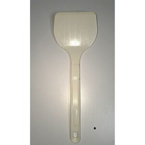 Vintage Rubbermaid Spatula Turner Flipper Hard Plastic Nylon White Wide 1972 USA
